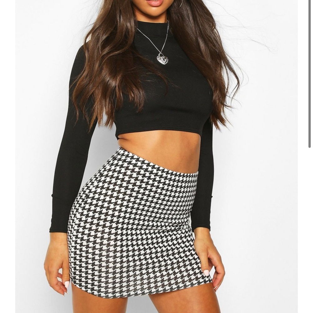 Large Dogtooth Check Jersey Mini Skirt NWT